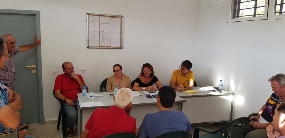 Las delegadas municipales de Movilidad y del Taxi muestran su apoyo a la Asociación Local del Taxi en Rota