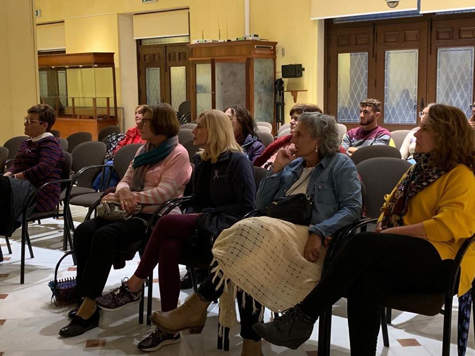 Mujeres ante el Mundo celebró este jueves un corto forum sobre mitos en la violencia de género