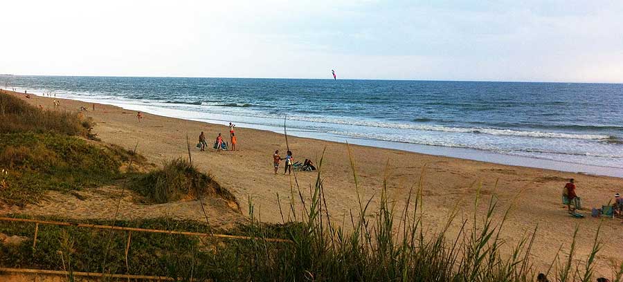 Acceso a la playa desde el Camping Aguadulce