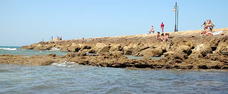 Espigón de cierre de la Playa de la Costilla, Rota