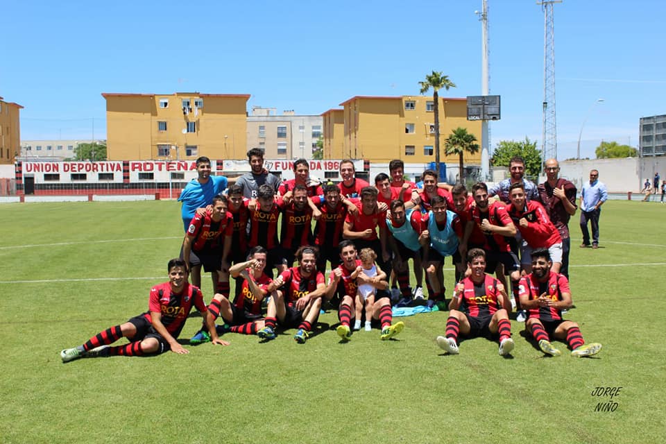 Equipo de la UD Roteña 2018, también conocida como la rojilla (c) Ayto. Rota / Jorge Niño