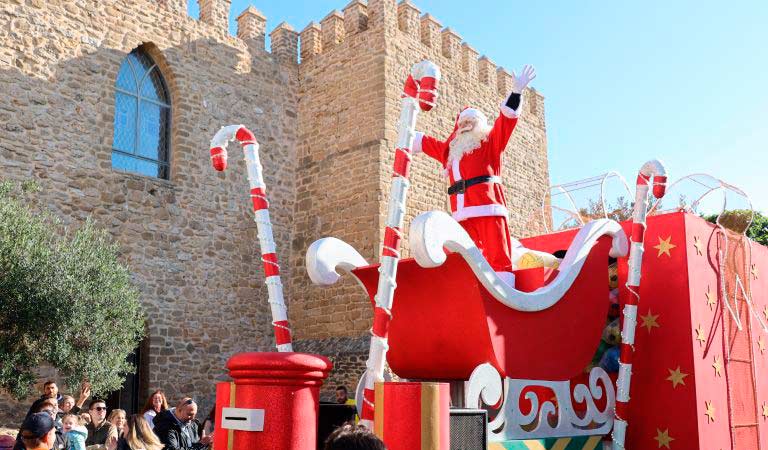 Pasacalles de Santa Claus en Rota [1](c) Ayto. Rota