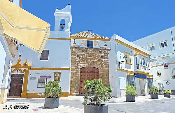 Fachada de la Capilla de la Caridad en la Plaza de Andalucía © 2016 J.J. Corbal. Todos los derechos reservados.