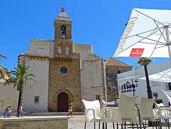 Fachada de la Iglesia Mayor Parroquial de Nuestra Señora de la O - (c)J.J. Corbal. Todos los derechos reservados.