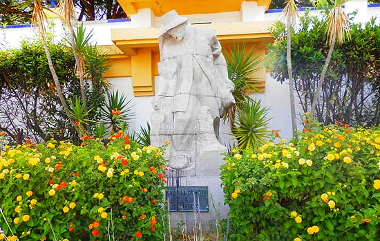 Monumento dedicado al Mayeto, Rota