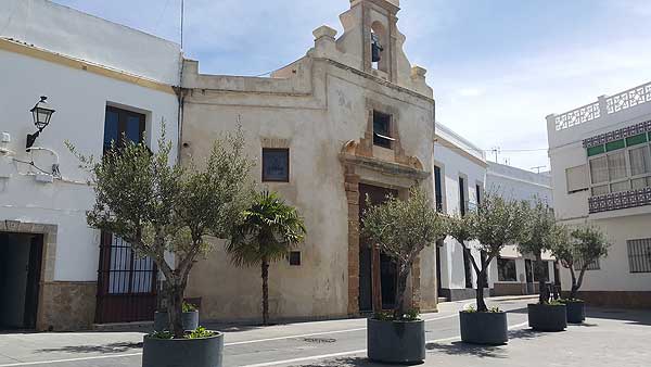 Fachada de la Capilla de San Roque en la plaza del mismo nombre © 2017 Biteart - Todos los derechos reservados.