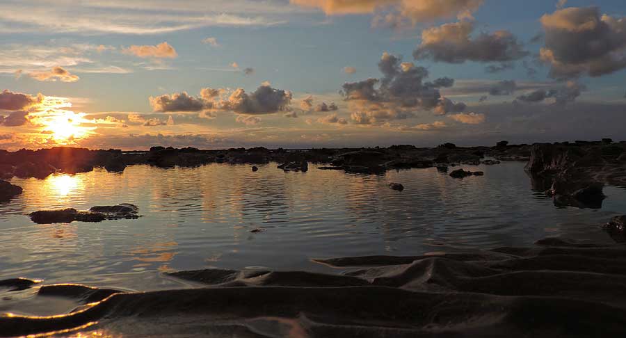 Playa de los Corrales durante la marea baja