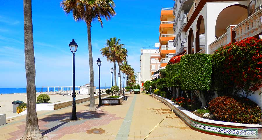 Paseo marítimo de La Costilla a la altura de Santa Marta