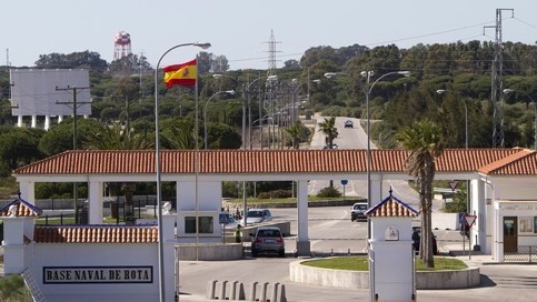 Puerta de Rota de la Base Aeronaval (c) [1] Ministerio de Defensa de España