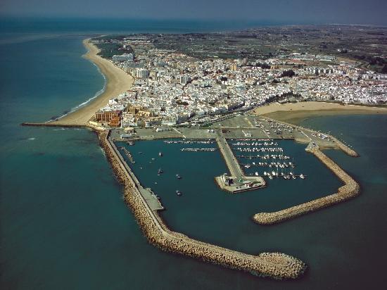 Vista aérea de Rota desde el Puerto Deportivo